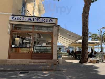 Bar Ligure, Arma di Taggia