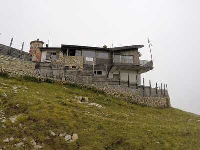 Rifugio Chierego, Ferrara di Monte Baldo