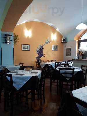 Pizzeria La Reggia, Altare