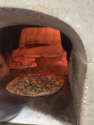 Pizzeria La Cupola, Cannole