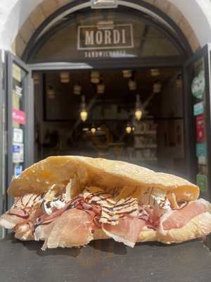 Mordi Sandwichouse, Roma