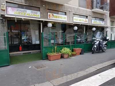 Ristorante Mezza Luna, Milano