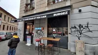 Burgez, Milano