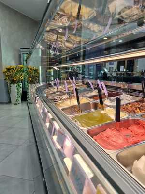 Favoglia Gelateria