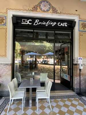 Briefing Cafe