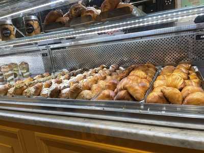 Cuori di Sfogliatella, Napoli