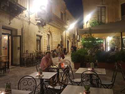 Altrove Wine & Dine, Lecce