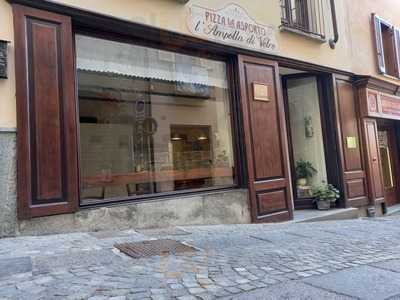 L'ampolla di vetro, Lanzo Torinese