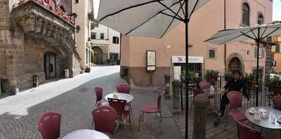 Happiness Cafe, Viterbo