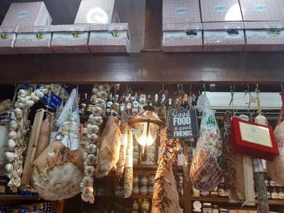 Salumeria Santo Spirito, Casavatore