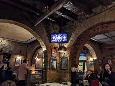 Apothec Cavallino Historic Pub