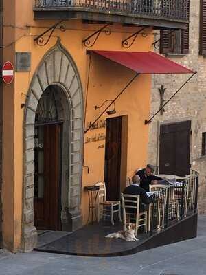 Aries Cafe, Montone