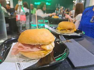 Hermanos Pub, Giugliano in Campania