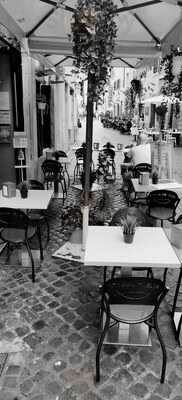 Mangia e Trevi, Roma