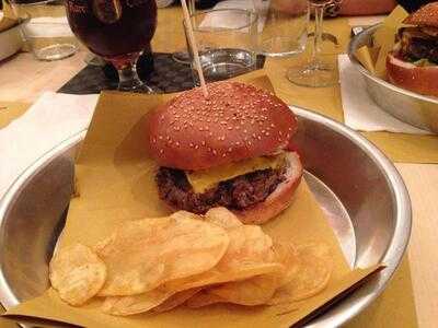 8/Burger, Baronissi