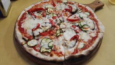 A Tutta Pizza la fenice, Lucca