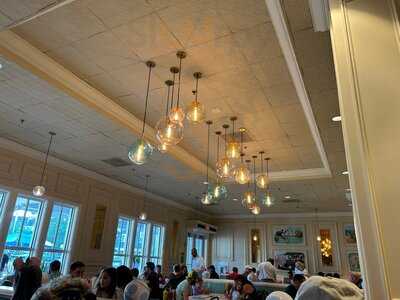 Beaches & Cream Soda Shop