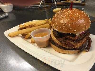 Hooligans Restaurant & Pub