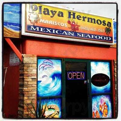 Playa Hermosa, Phoenix