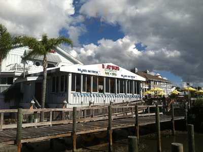 Boatyard Waterfront Bar And Grill