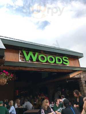 Woods Lounge