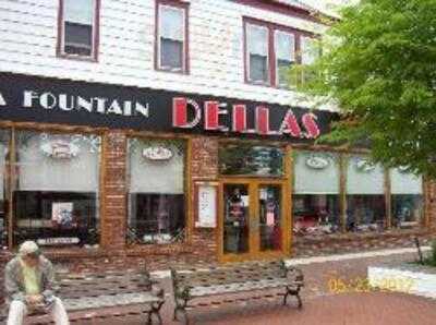 Dellas 5 & 10, Cape May