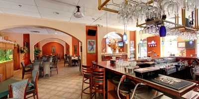 Minerva's bar and grille, Fort Myers