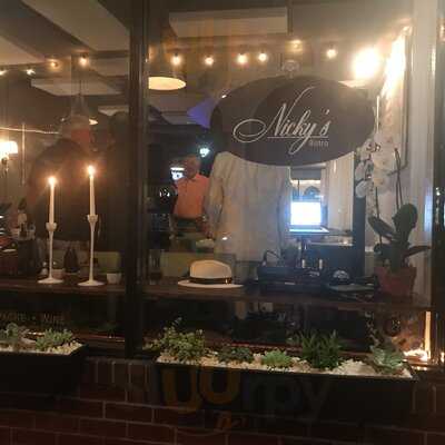 Nicky's Bistro