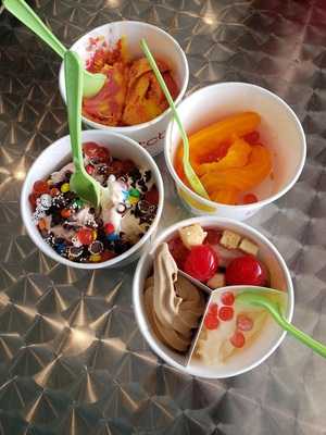 Menchie's Frozen Yogurt, Charleston