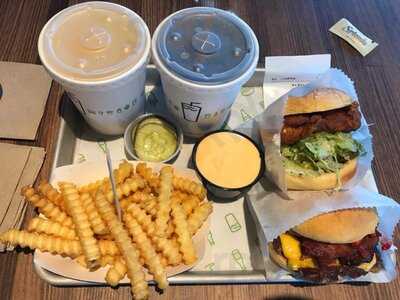 Shake Shack Uptown Plaza - Camelback & Central