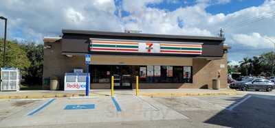 7-Eleven, Naples