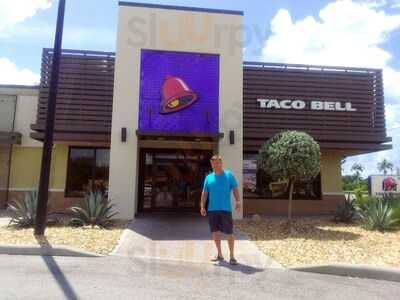 Taco Bell, Naples