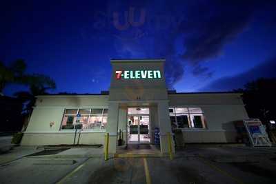 7-Eleven, Naples