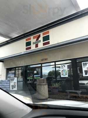 7-Eleven, Naples