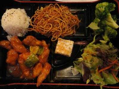 Bento Asian Kitchen & Sushi