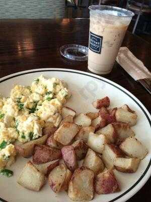 Corner Bakery Cafe