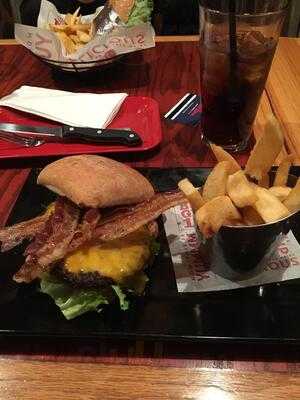 Red Robin Gourmet Burgers