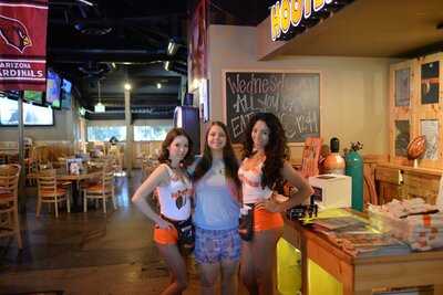 Hooters Metro