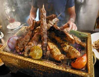 Makani Restaurant & Lounge