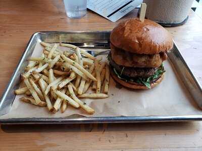 Hopdoddy Burger Bar