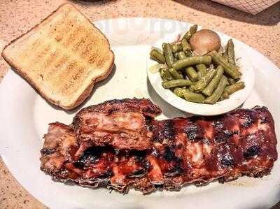 Oakwood Smokehouse & Grill