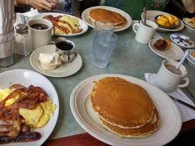 Bel Aire Diner, Astoria