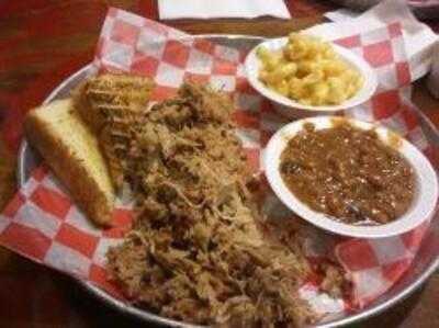 Willie Jewell's Old School Bar-b-q