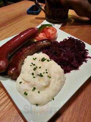 Max Bratwurst Und Bier, Astoria