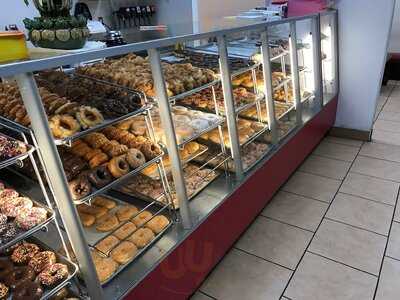 bosa donuts, Gilbert