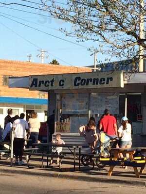 Arctic Corner, Lansing