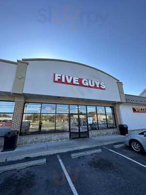 Five Guys, Lancaster