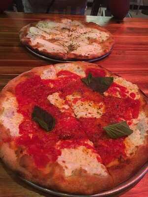 Massa's Coal Fired Pizzeria & Bar, Long Island City