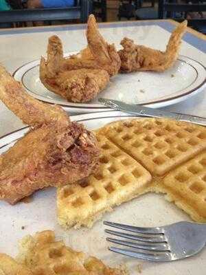 Loc's Chicken And Waffles