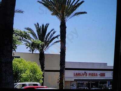 Larry's Pizza & Sports Parlor, Fullerton